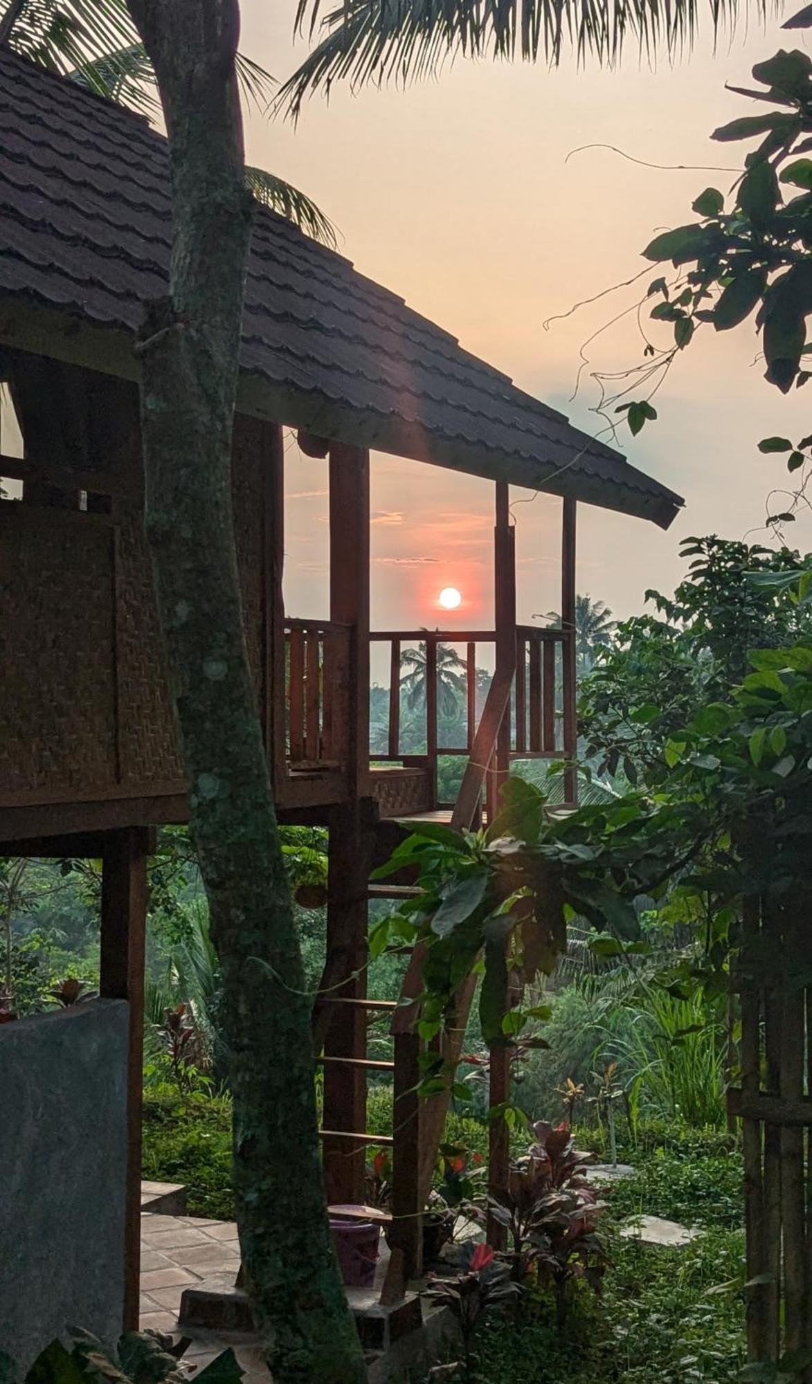 Villa Luna Tetebatu Exterior photo